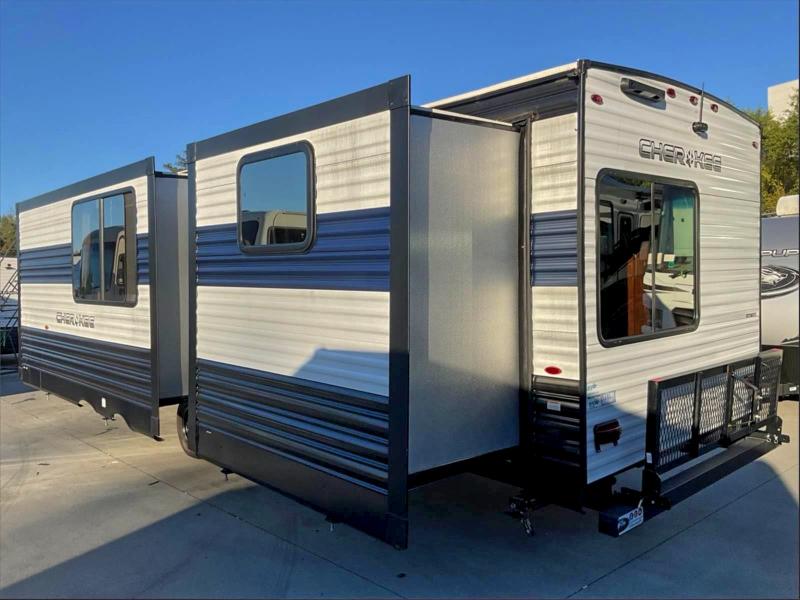 2024 CHEROKEE CHEROKEE #3305399327