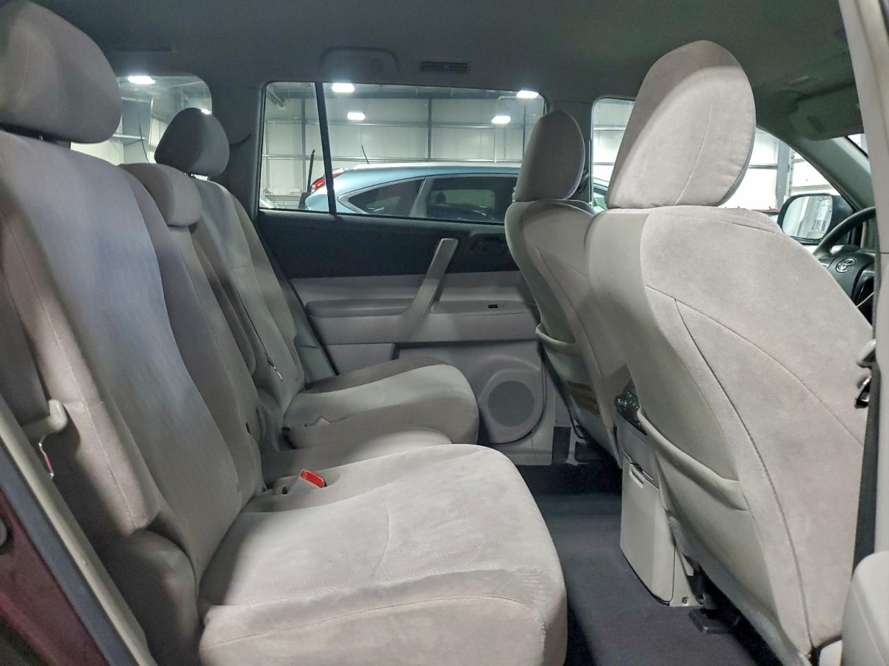 TOYOTA HIGHLANDER BASE