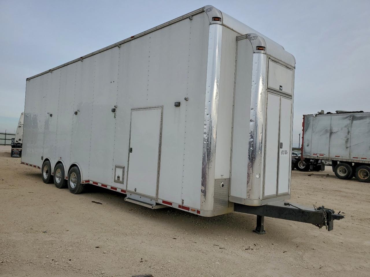 Lot #3315926106 2015 VINTAGE 34' TRAILER