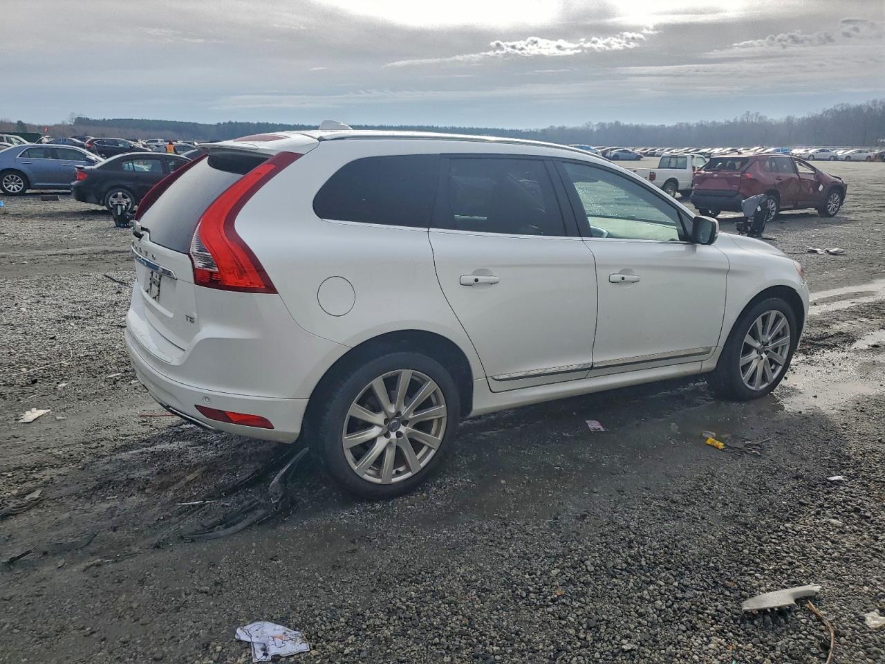 VOLVO XC60 T5 INSCRIPTION