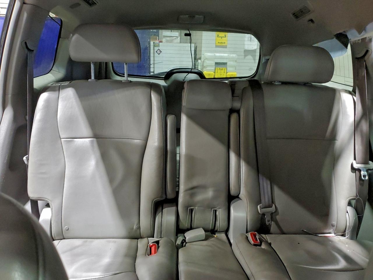 TOYOTA HIGHLANDER BASE