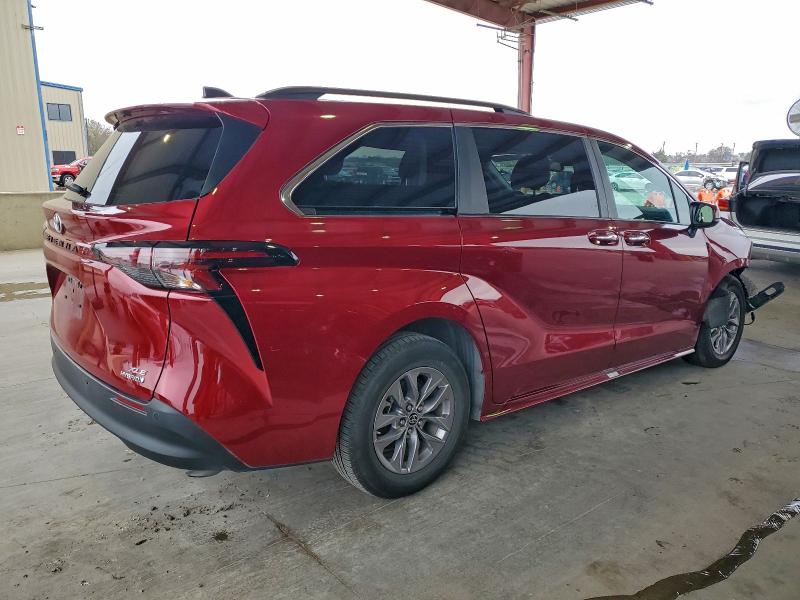 2023 TOYOTA SIENNA XLE #3312369775