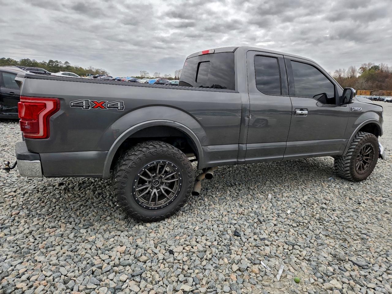 FORD F-150 SUPER CAB