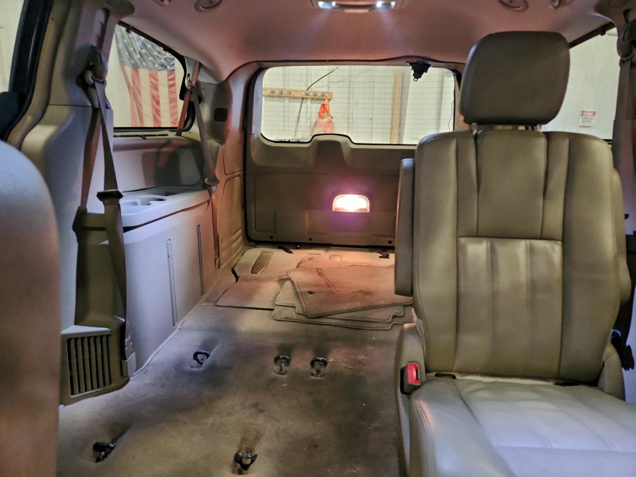 CHRYSLER TOWN & COUNTRY TOURING