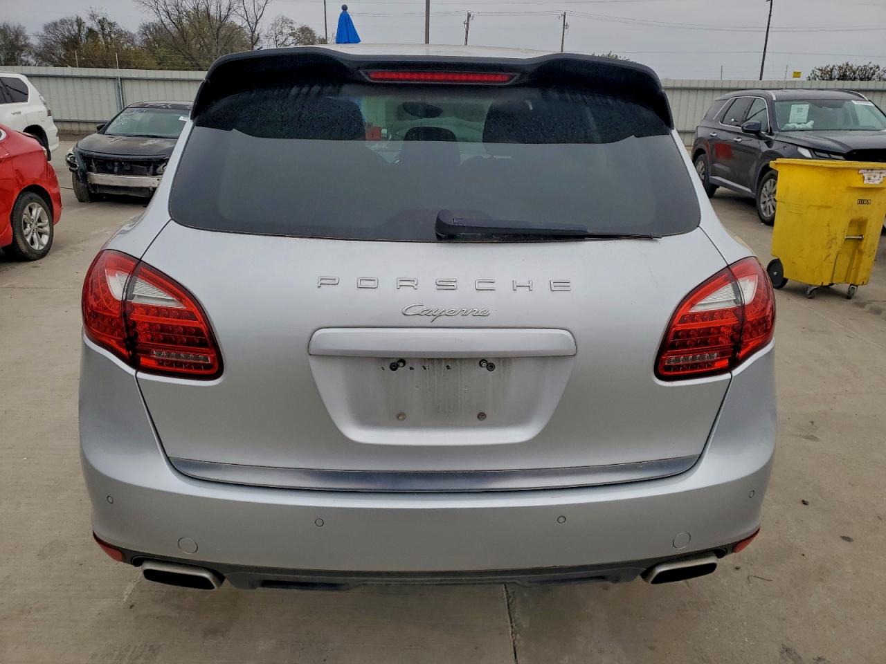PORSCHE CAYENNE