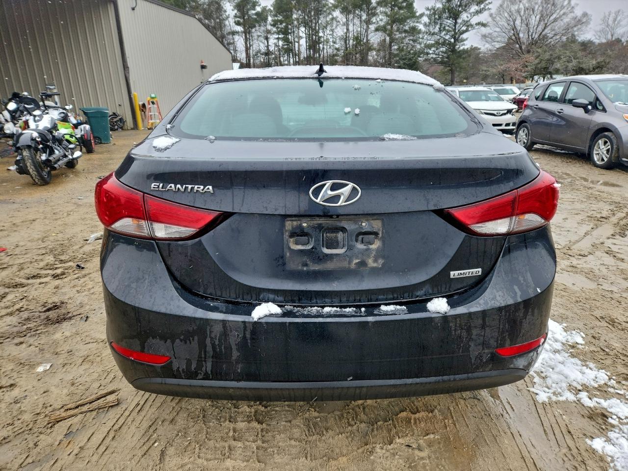 HYUNDAI ELANTRA SE
