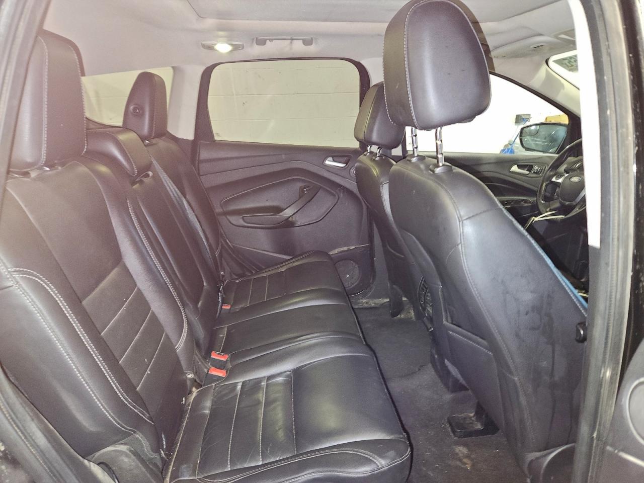 FORD ESCAPE TITANIUM