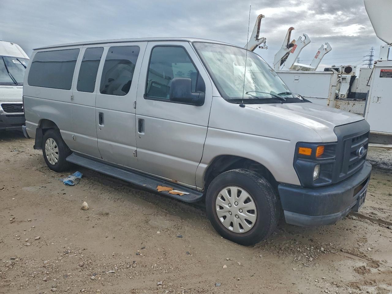 FORD ECONOLINE E350 SUPER DUTY WAGON