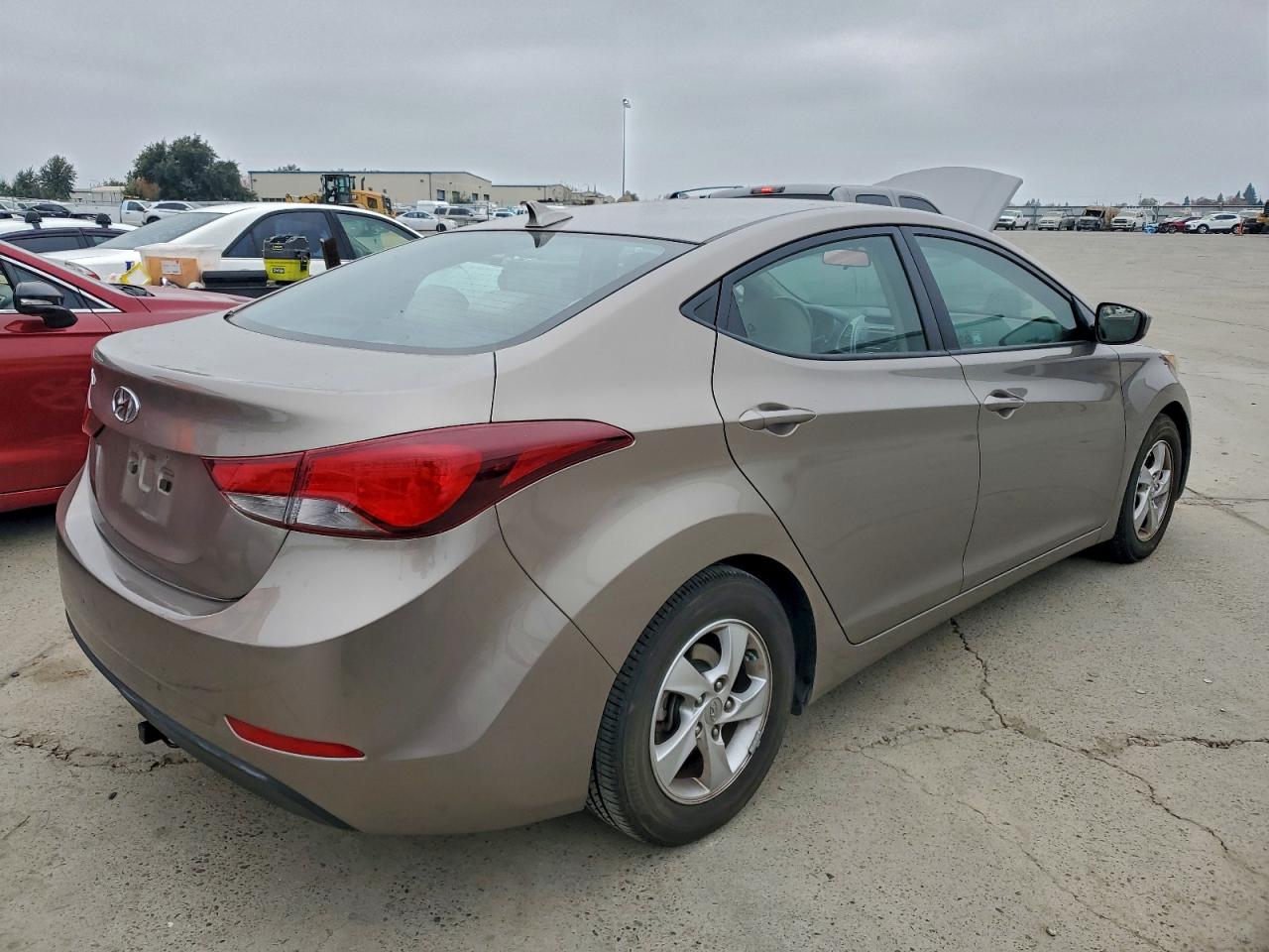 HYUNDAI ELANTRA SE