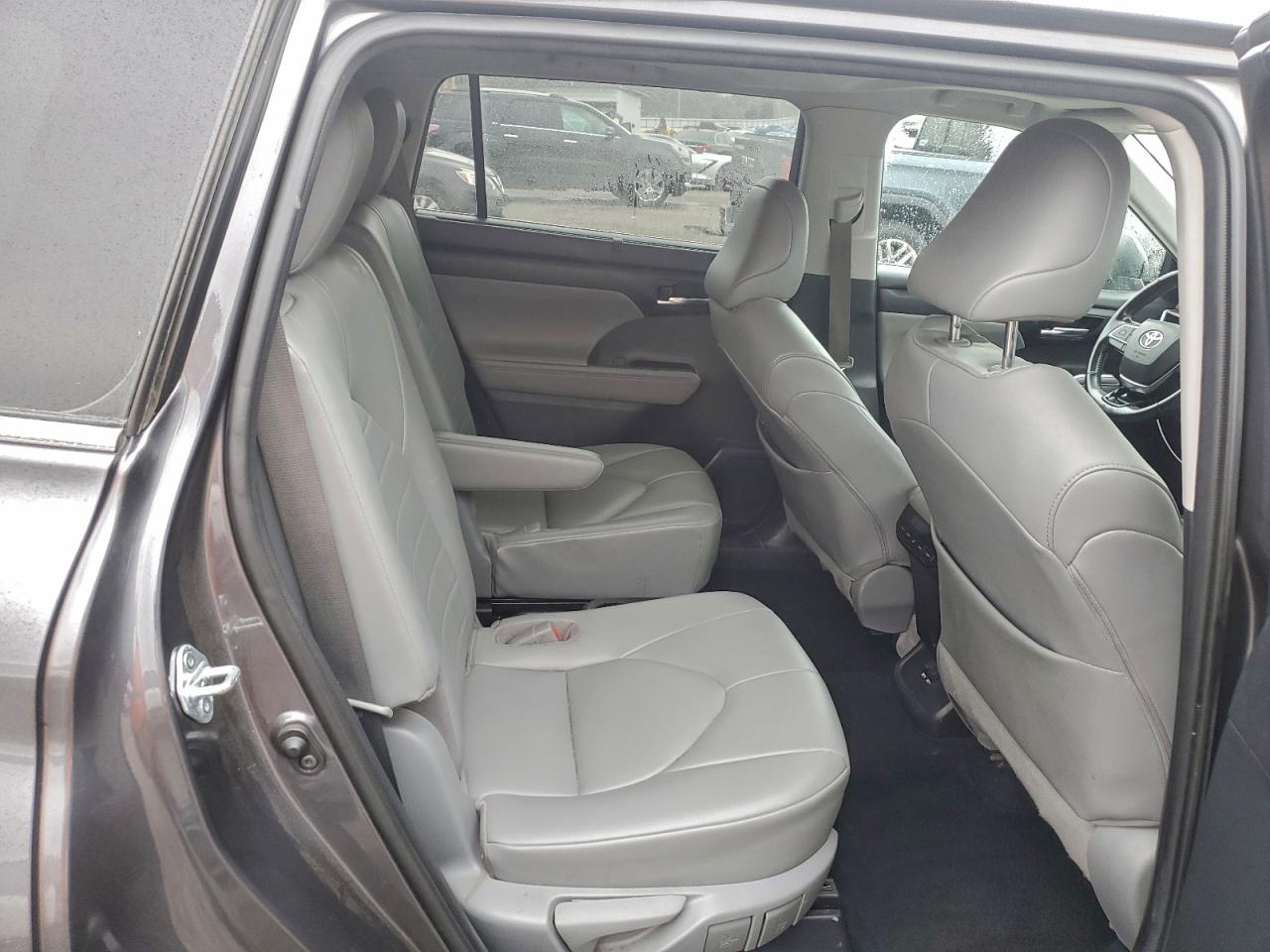 TOYOTA HIGHLANDER XLE