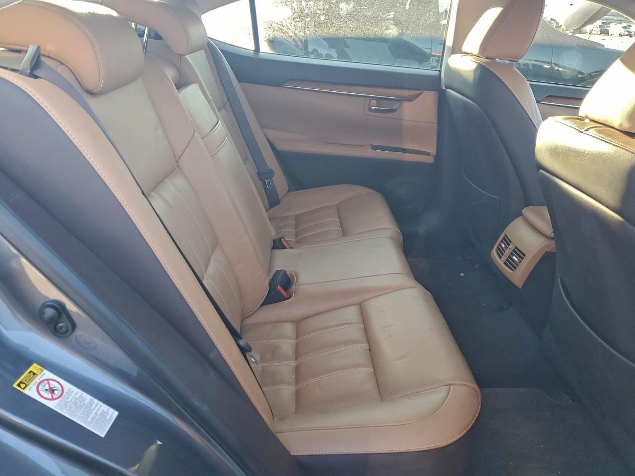 Lexus Es 300h Image 10