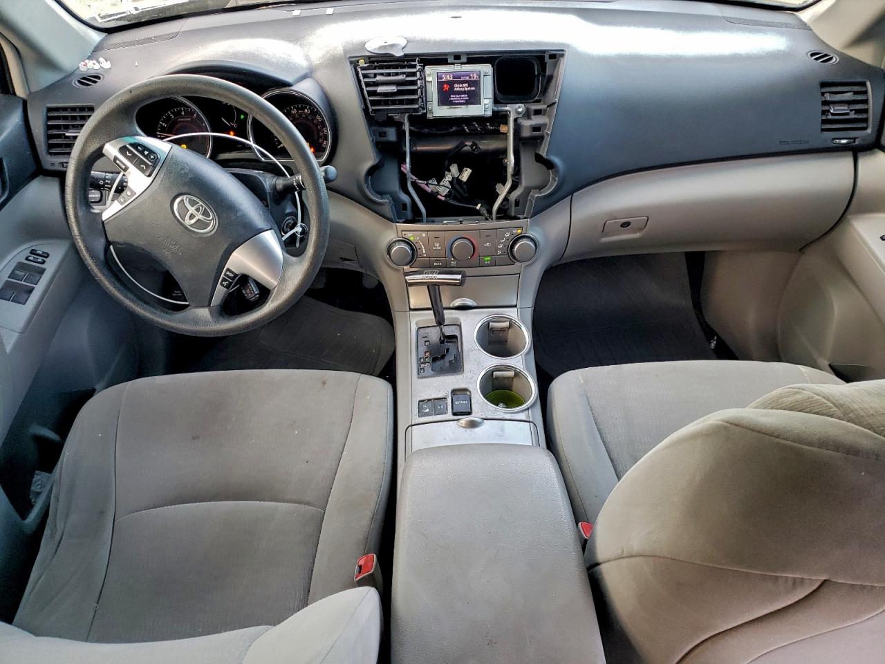 TOYOTA HIGHLANDER BASE