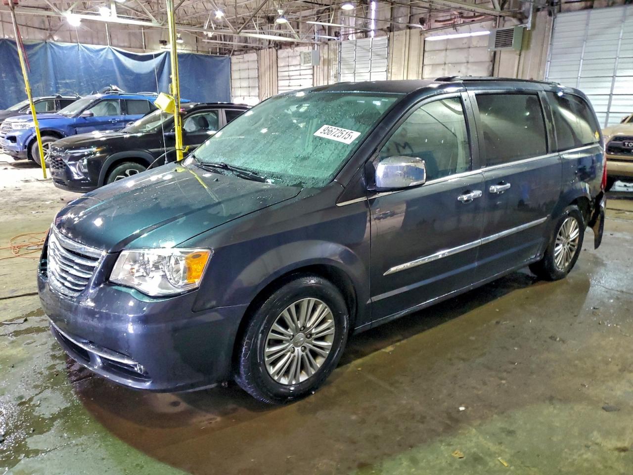 CHRYSLER TOWN & COUNTRY TOURING L