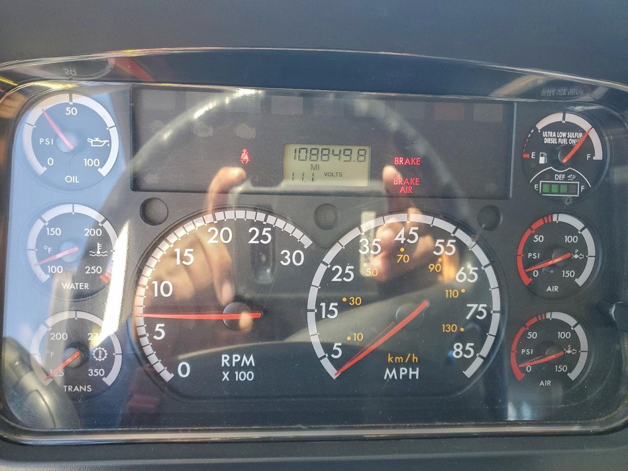 Lot #3302111125 2015 FREIGHTLINER M2 106 MED