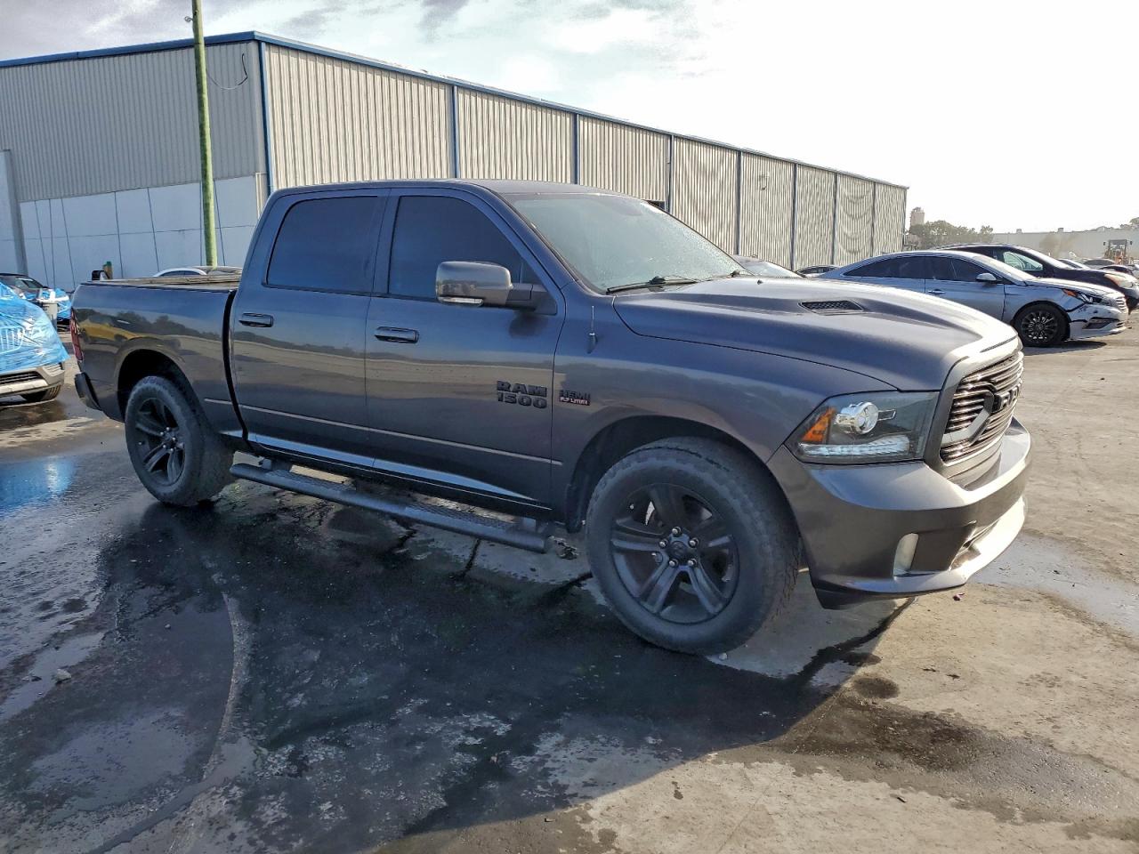 RAM 1500 SPORT