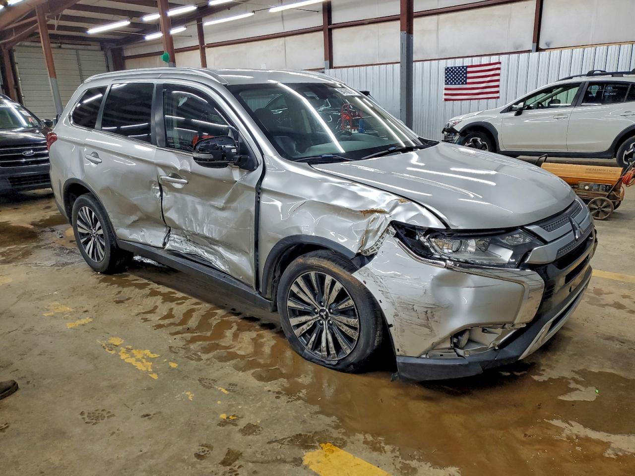 MITSUBISHI OUTLANDER SE