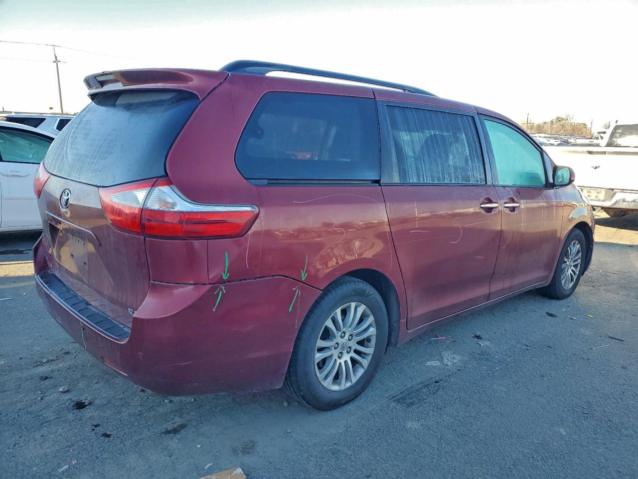 TOYOTA SIENNA XLE