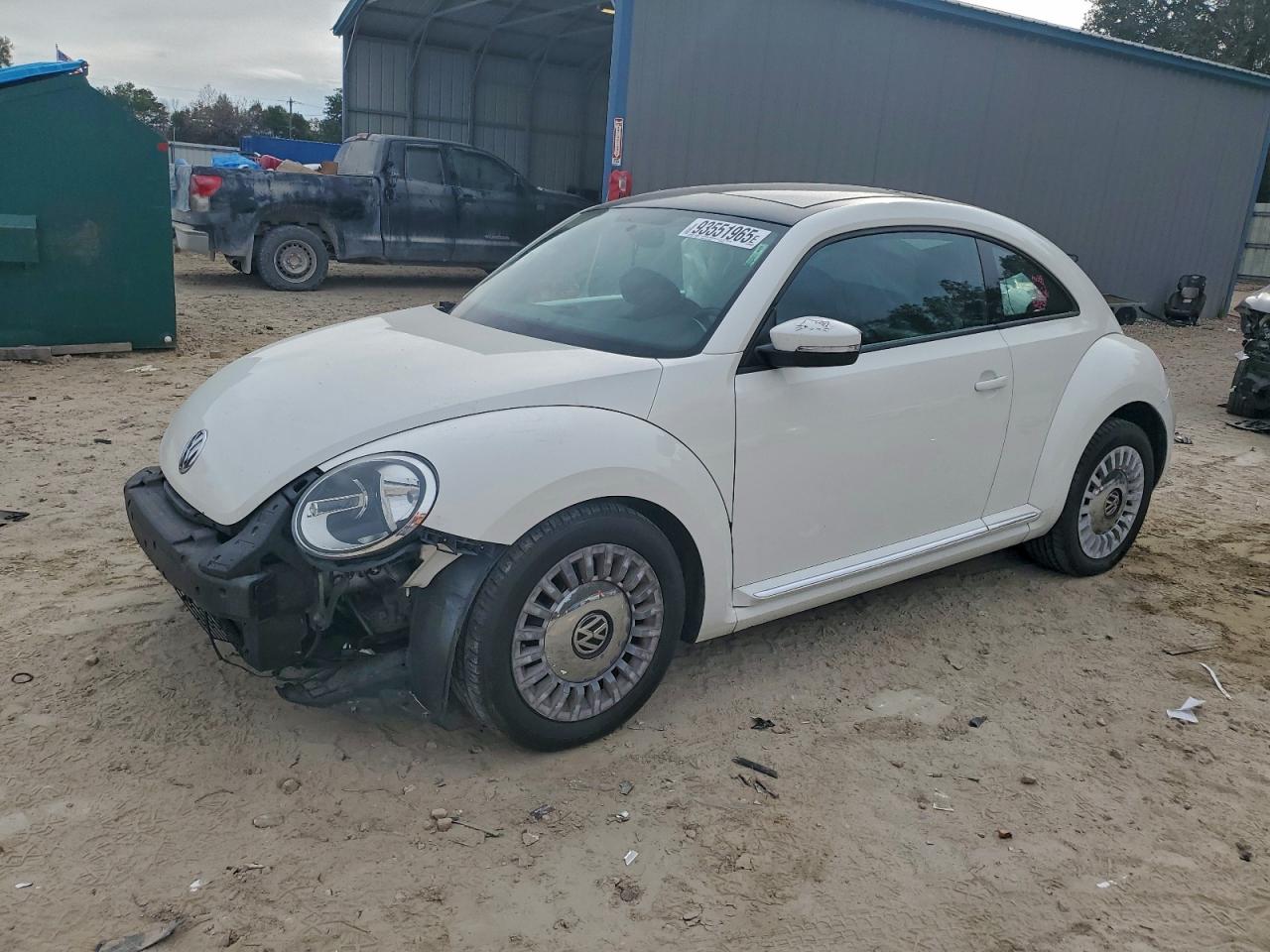 Lot #3301810335 2013 VOLKSWAGEN BEETLE