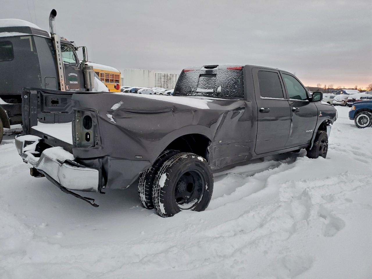 RAM 3500 TRADESMAN