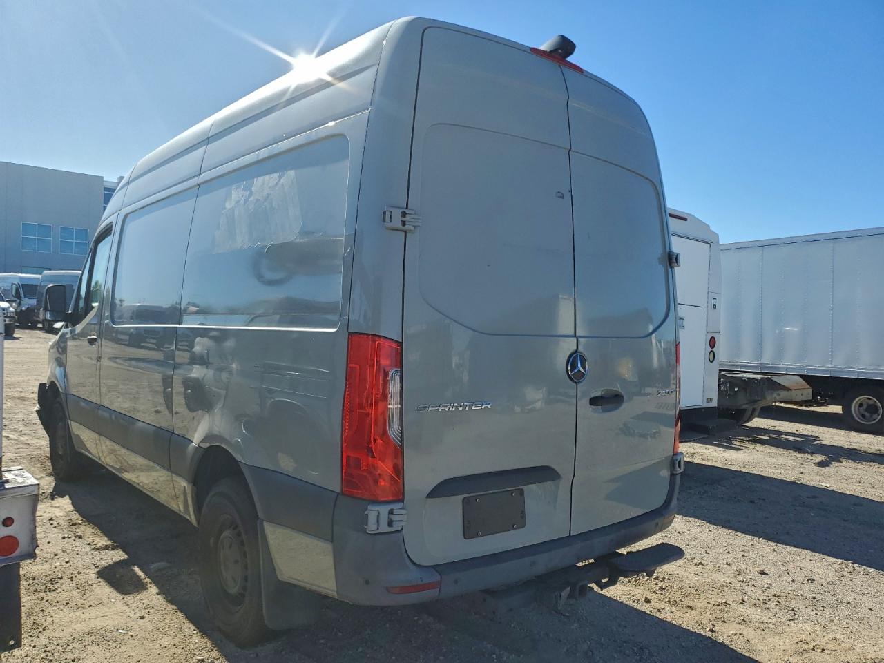 MERCEDES-BENZ SPRINTER 2500