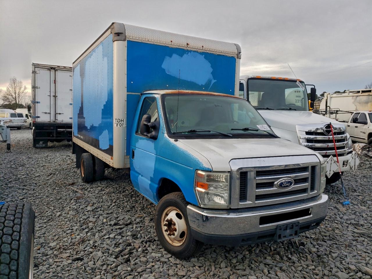 FORD ECONOLINE E450 SUPER DUTY CUTAWAY VAN