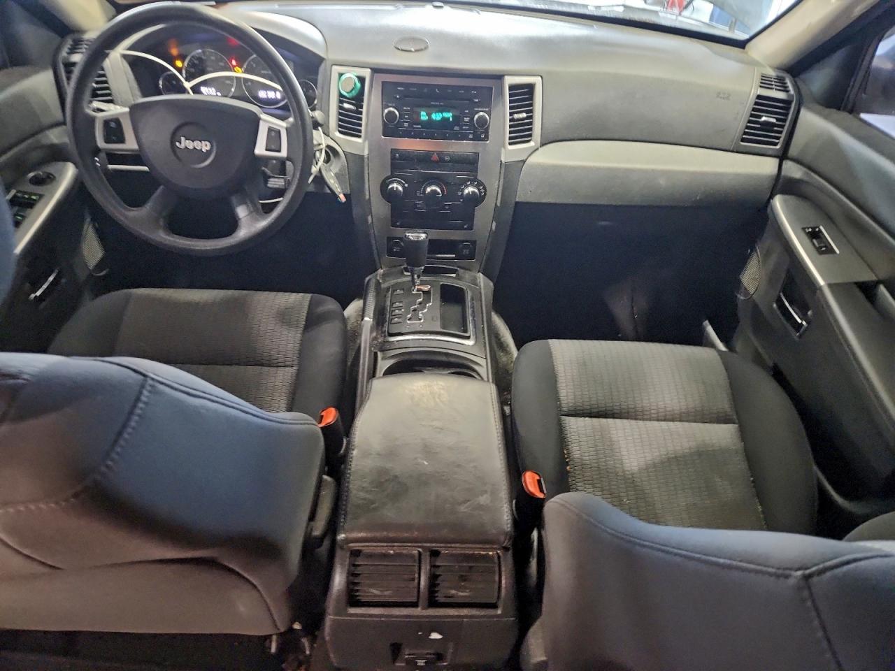 JEEP GRAND CHEROKEE LAREDO