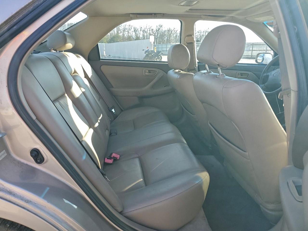 Lot #3304570441 2000 TOYOTA CAMRY LE