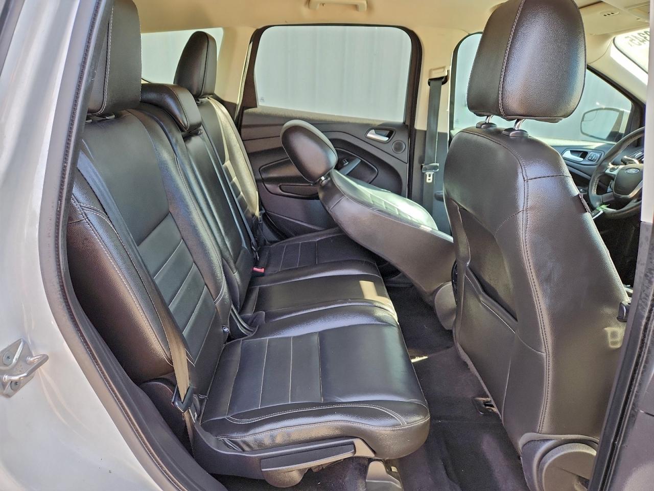 FORD ESCAPE TITANIUM