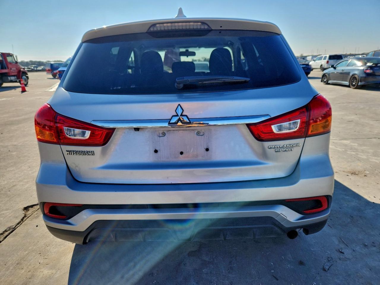 MITSUBISHI OUTLANDER ES