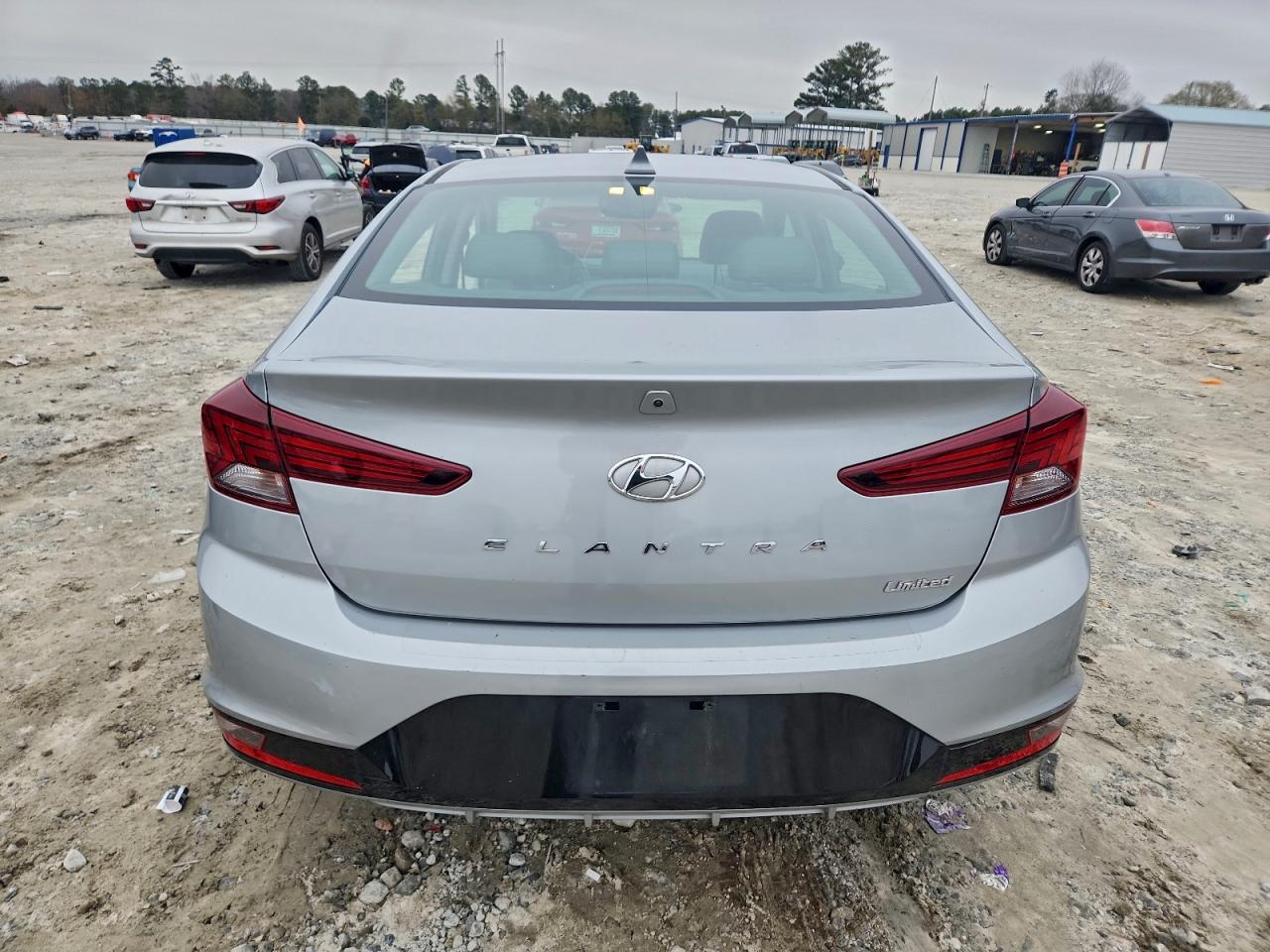 HYUNDAI ELANTRA SEL