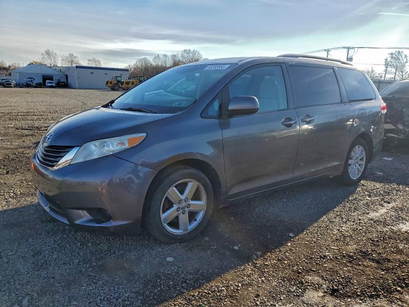 2011 TOYOTA SIENNA LE #3303934706
