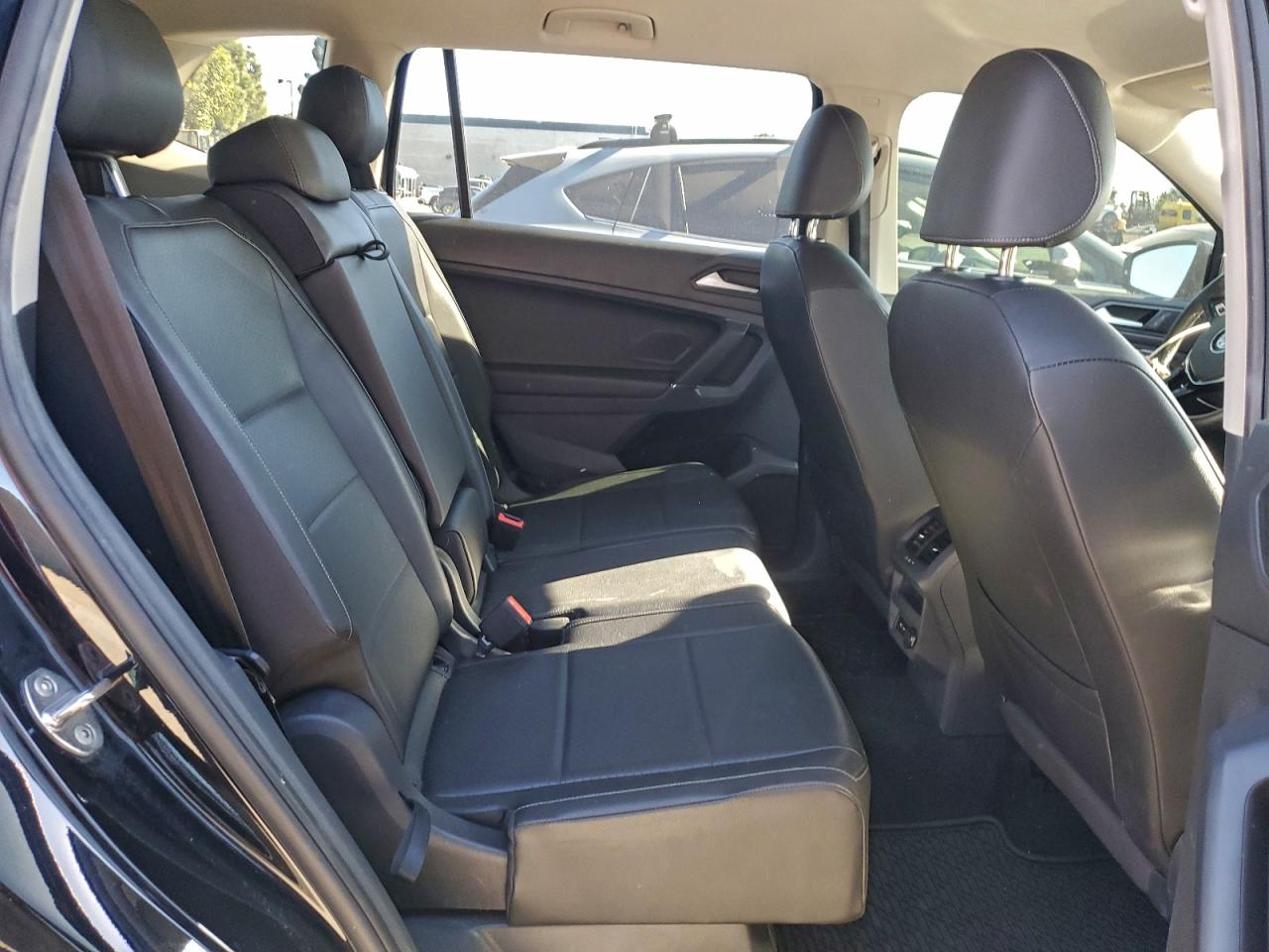 VOLKSWAGEN TIGUAN SE