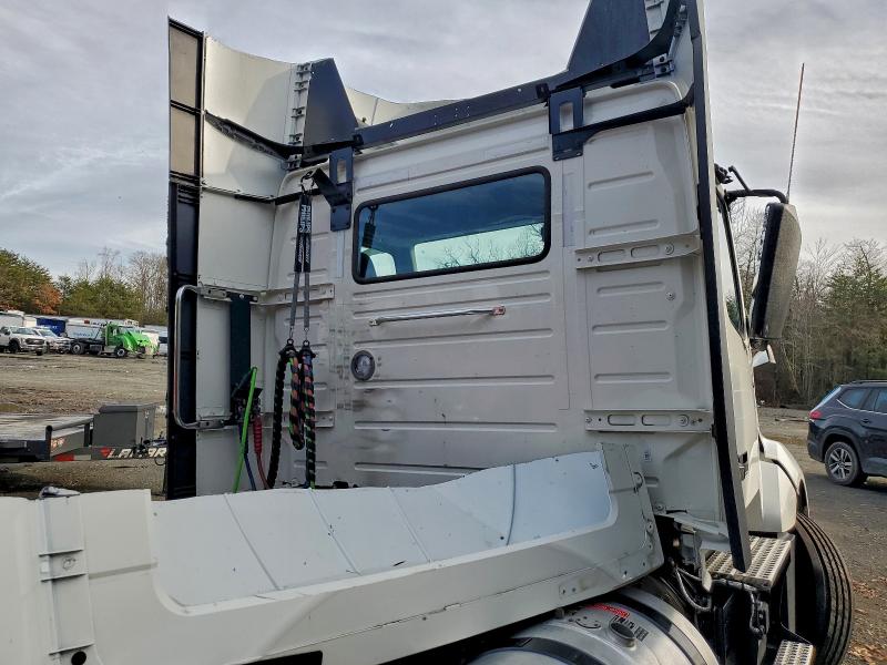 2023 VOLVO VN VNL #3310650732
