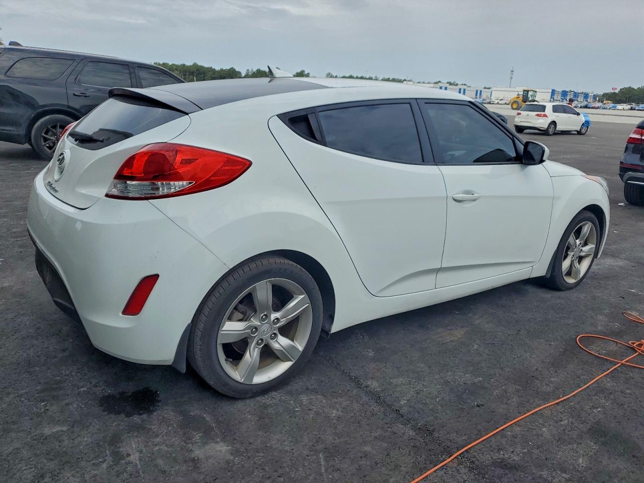 Lot #3301983413 2013 HYUNDAI VELOSTER