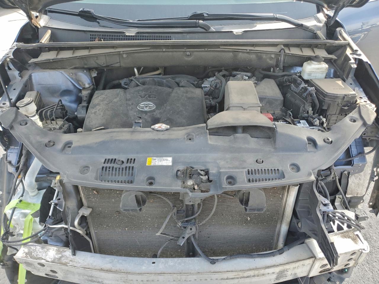 TOYOTA HIGHLANDER SE