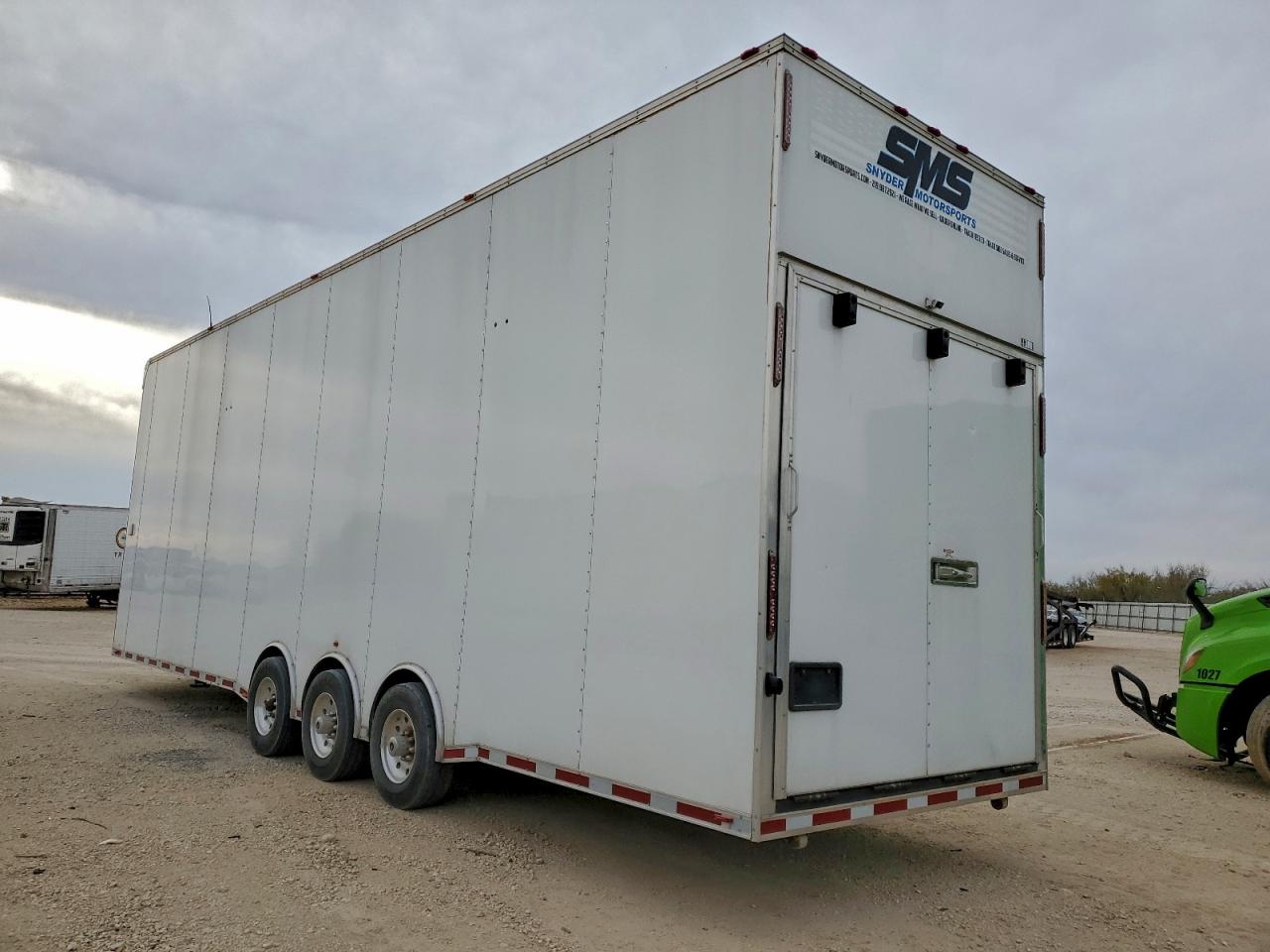 Lot #3315926106 2015 VINTAGE 34' TRAILER