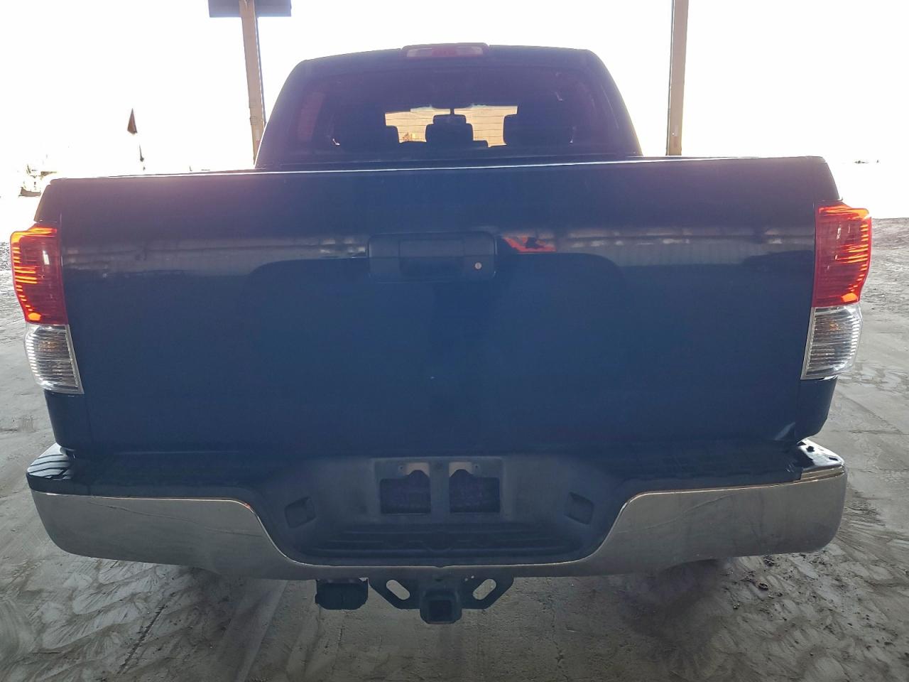 TOYOTA TUNDRA CREWMAX SR5