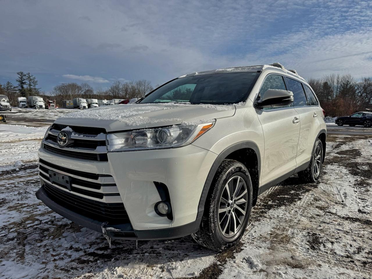 Lot #3316736420 2019 TOYOTA HIGHLANDER