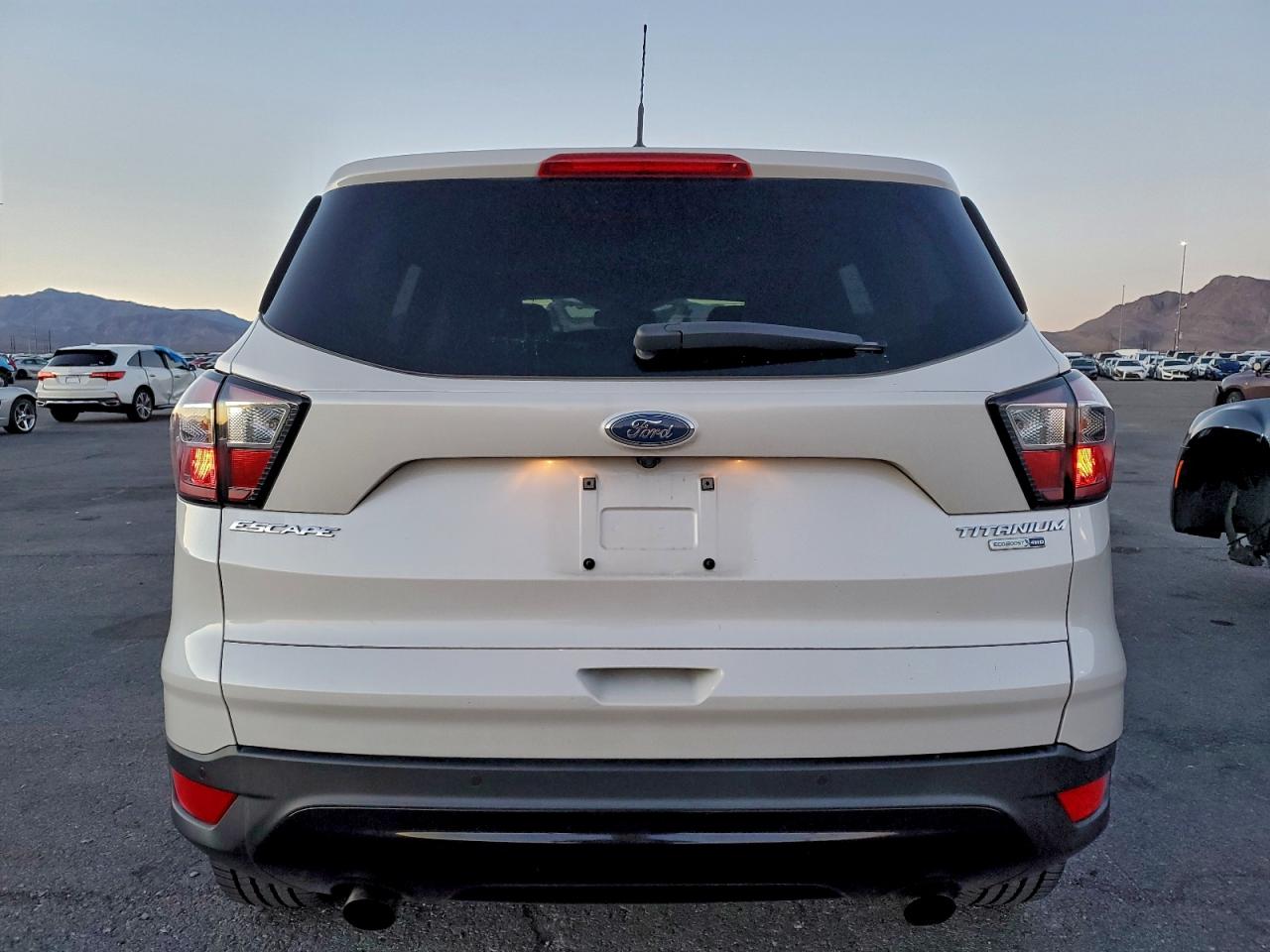 FORD ESCAPE TITANIUM
