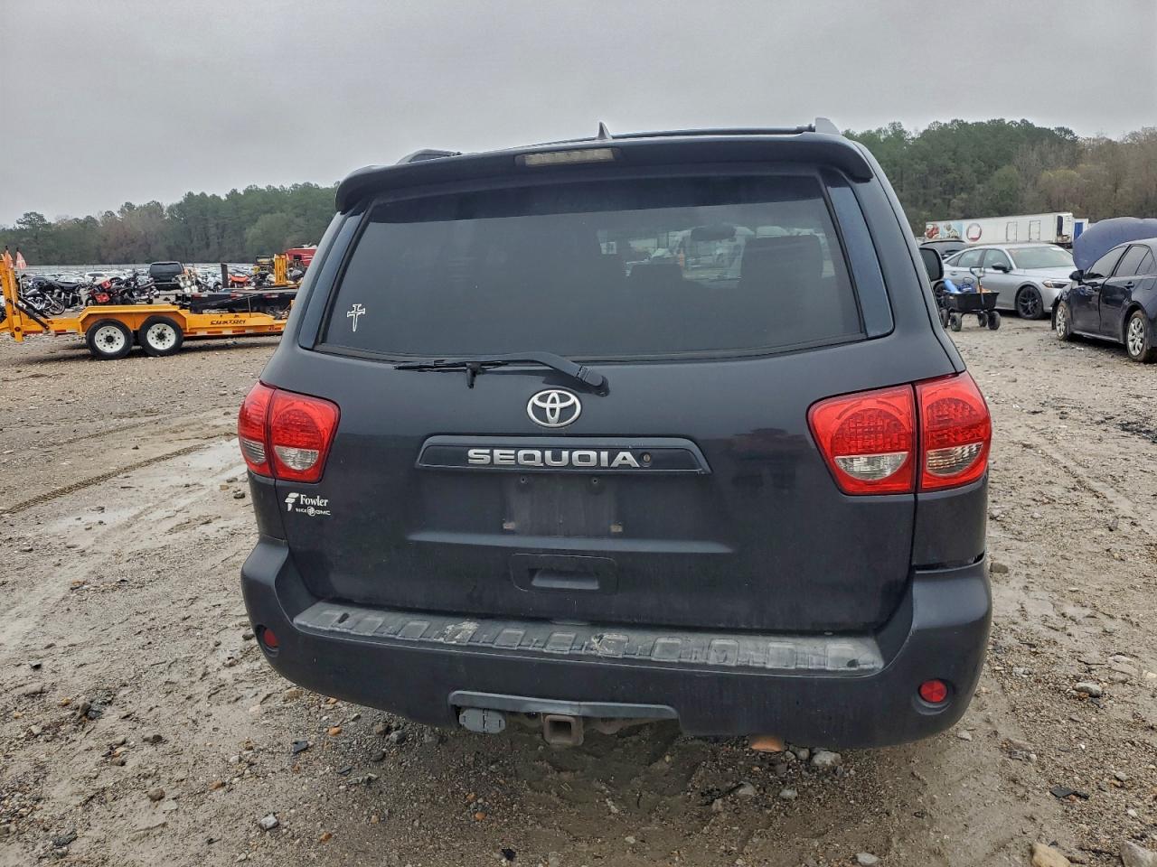TOYOTA SEQUOIA SR5