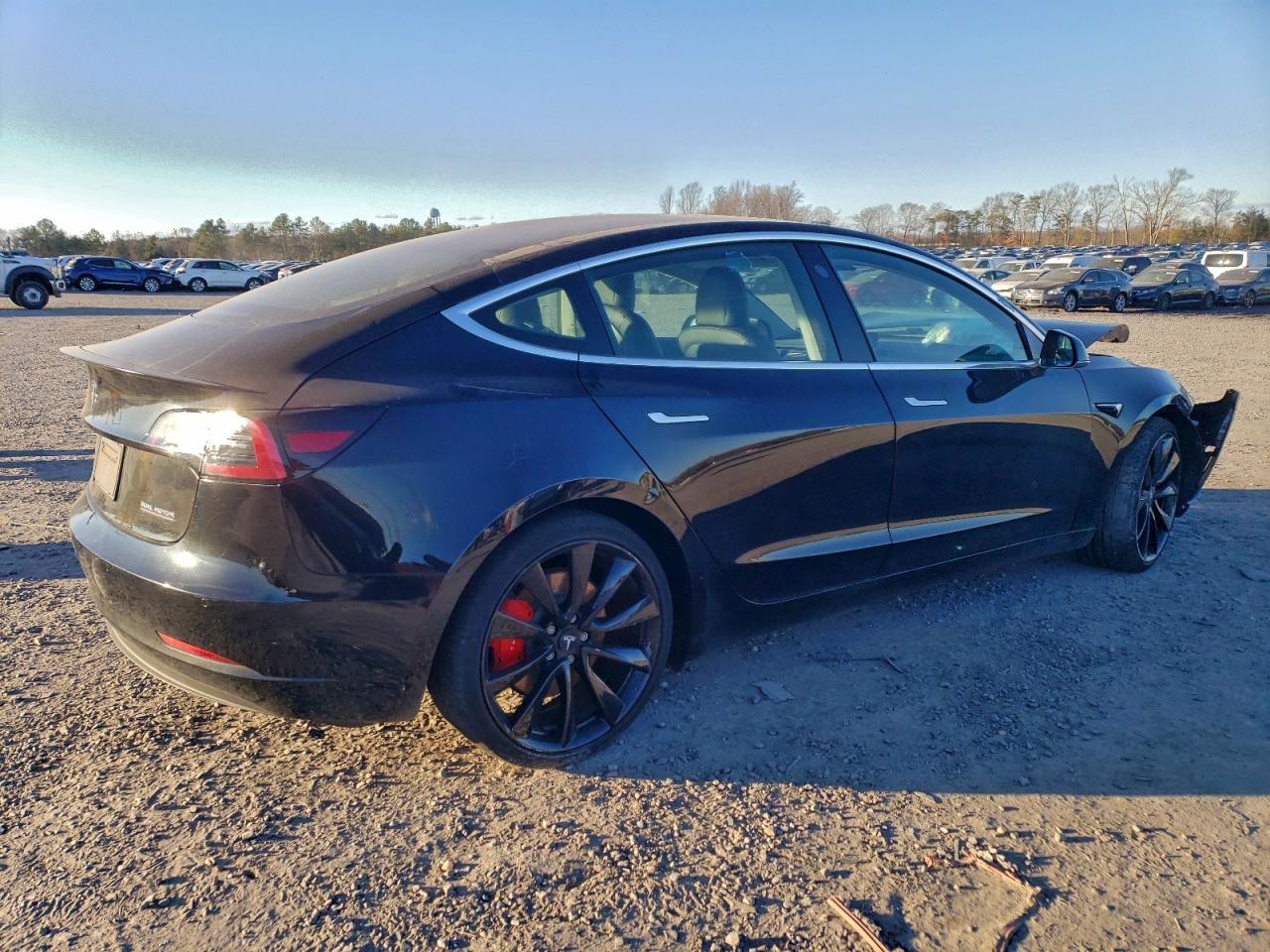 TESLA MODEL 3