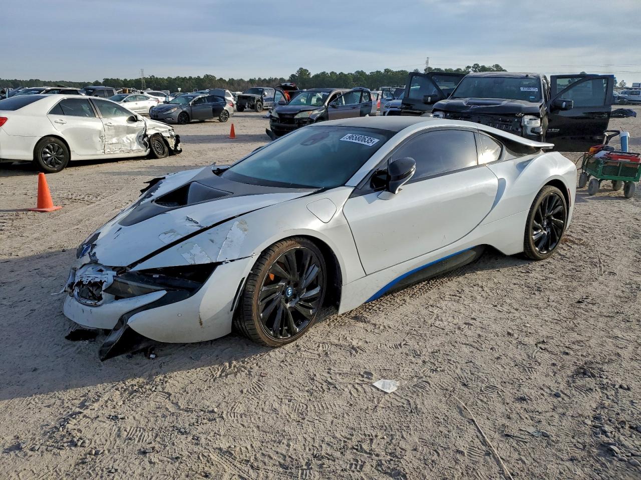 Lot #3317692065 2016 BMW I8