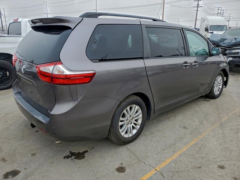 2015 TOYOTA SIENNA XLE #3315712361