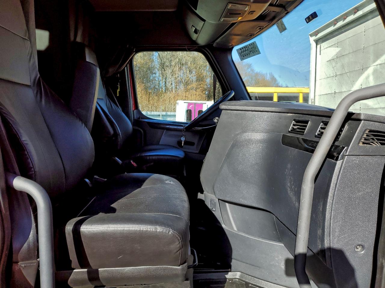 Lot #3317790114 2025 FREIGHTLINER CASCADIA 1