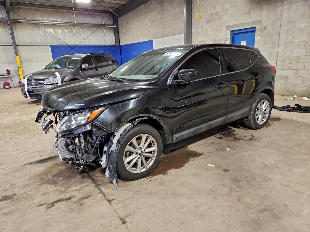 NISSAN ROGUE SPORT S