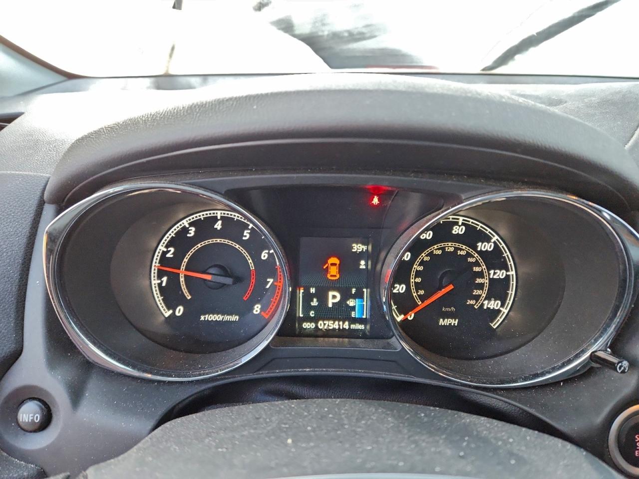 MITSUBISHI OUTLANDER SE