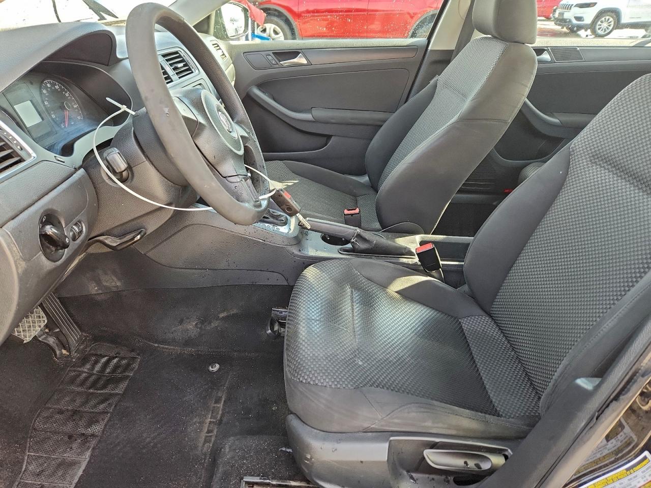 VOLKSWAGEN JETTA BASE