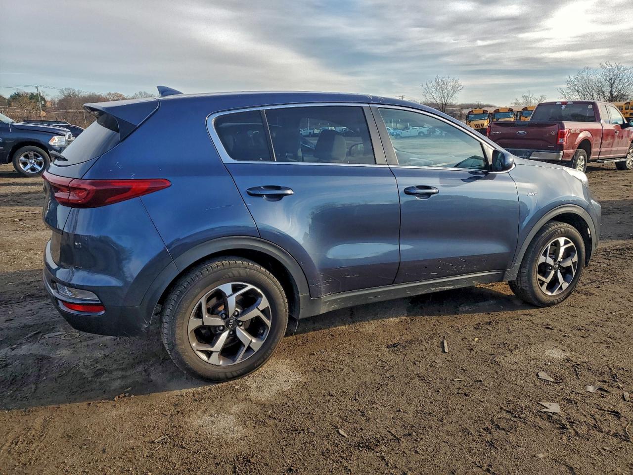 KIA SPORTAGE LX