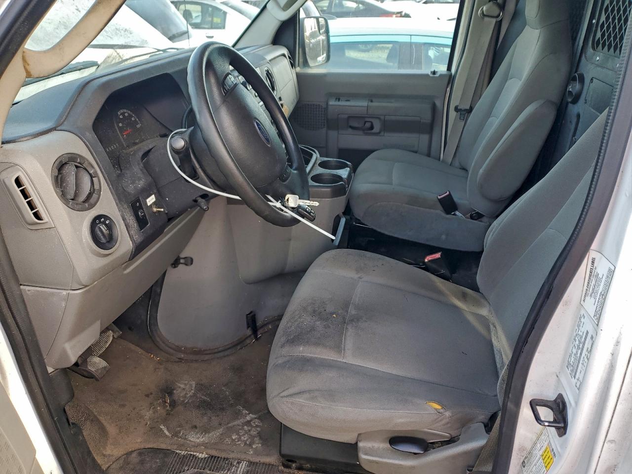 FORD ECONOLINE E250 VAN