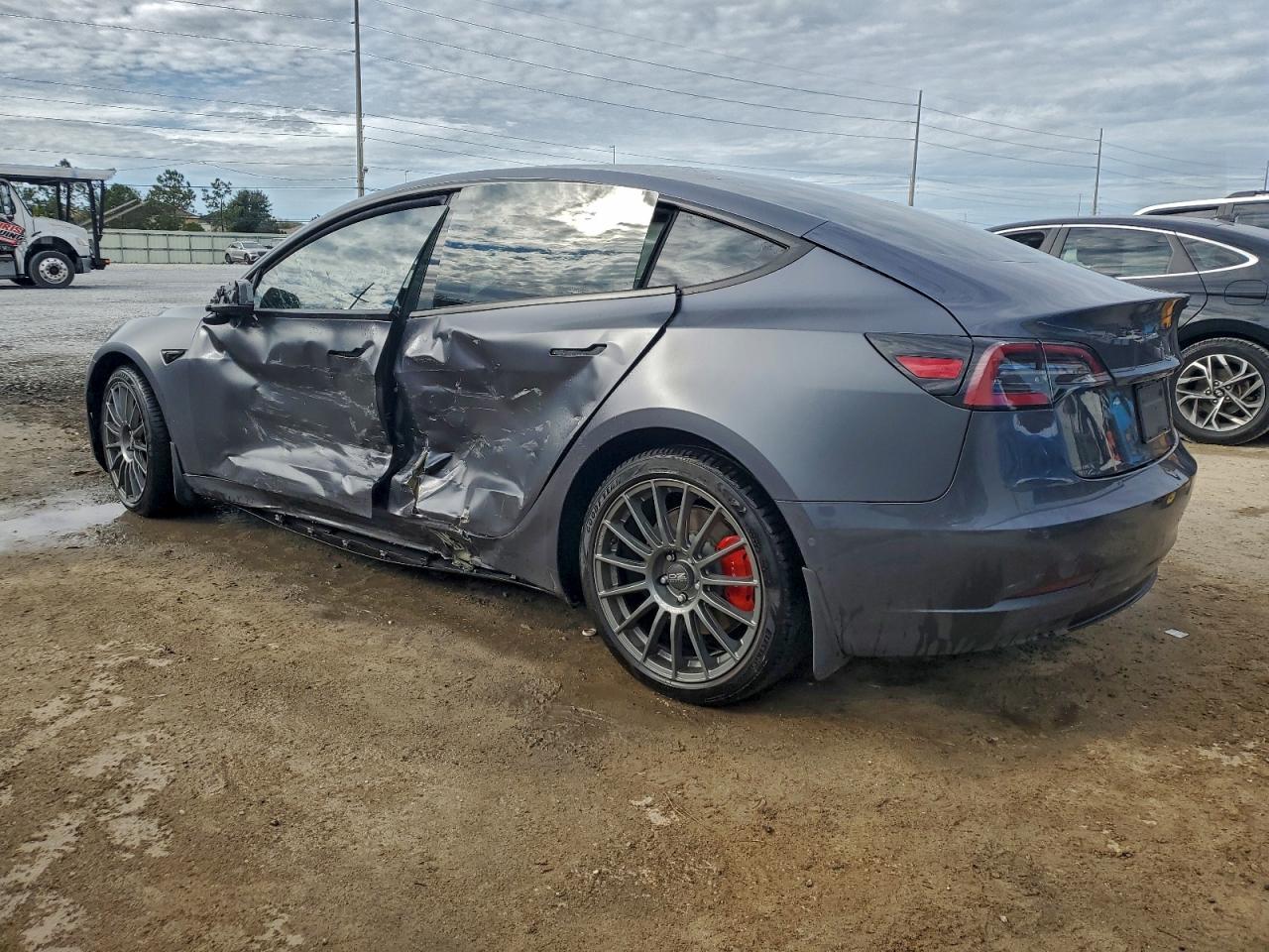 TESLA MODEL 3